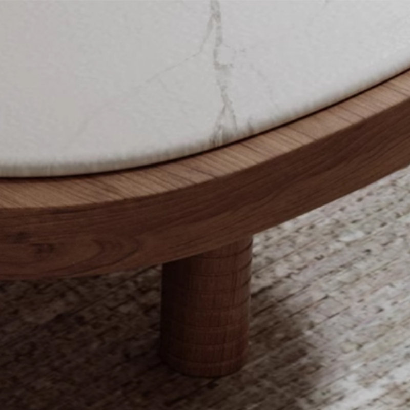 Table basse simple au sens du design