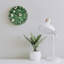 Horloge murale verte à motif floral papillon 12 po x 12 po