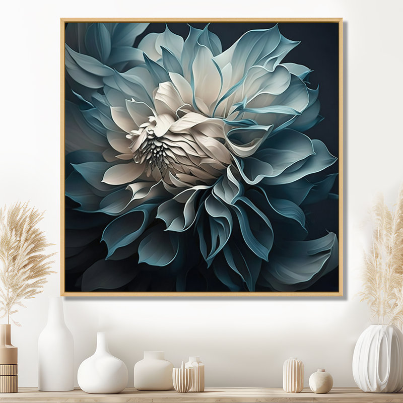 Fleurs de dahlia bleues et blanches I - Dahlia, H 24 po x l 24 po, Reproduction avec cadre flottant, Érable