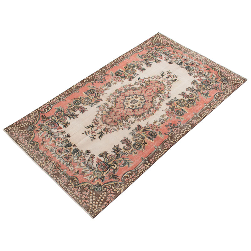 Tapis beige Prestan Vintage 5 pi 8 po x 9 pi 6 po