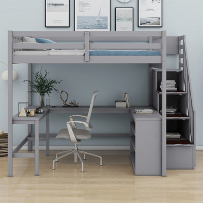 Lit mezzanine avec bureau intégré en forme de L, tablettes de rangement et escalier de rangement attaché