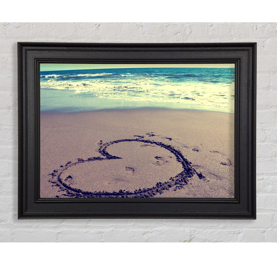 Gerahmtes Wandbild Heart On Beach