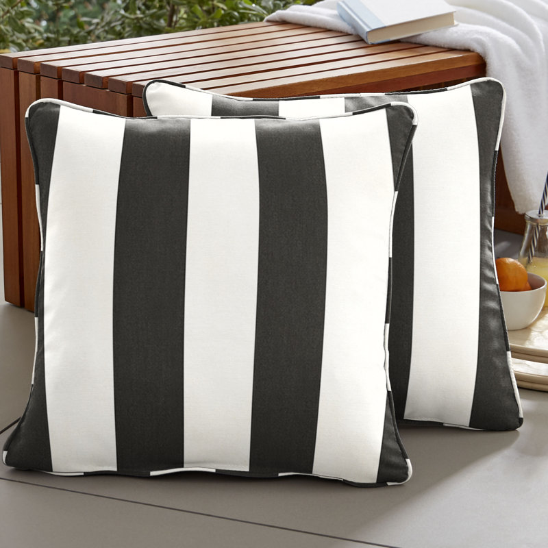 Coussin décoratif intérieur / extérieur Hartford Cove, Rayures noires / rayures noires, 20 po x 20 po