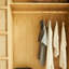 Armoire de rangement en bois et rotin