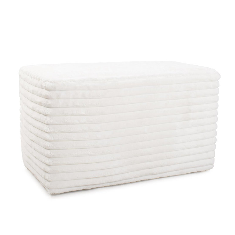 Universal Upton Shar Pei, Blanc