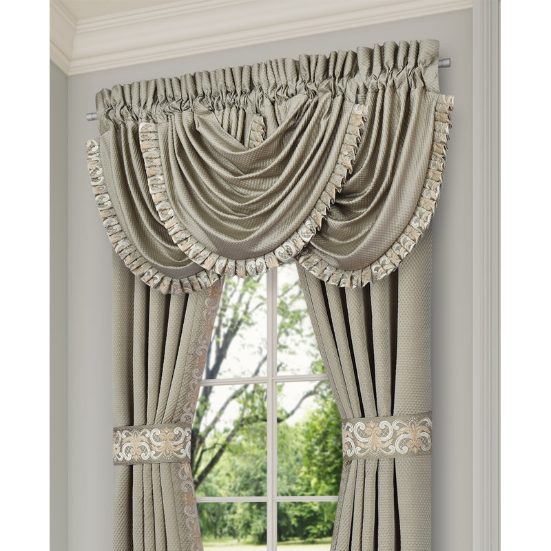 PIAZZA WINDOW WATERFALL VALANCE