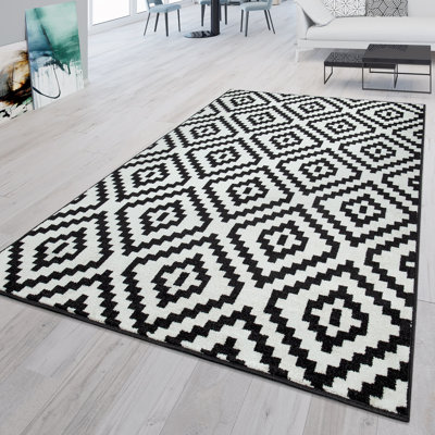 Delandria Geometric Indoor Rug
