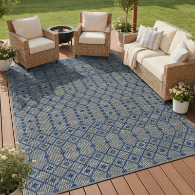 Geometric Textured Fade-Resistant Indoor / Outdoor Area Rug