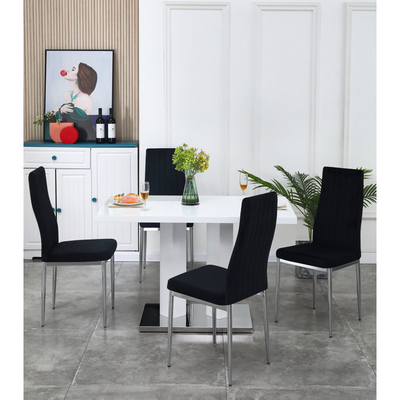 Brittlynn 4 - Person Dining Set, Black