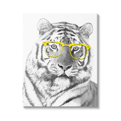 Portrait de tigre monochrome portant des lunettes jaunes par Annalisa Latella - impression