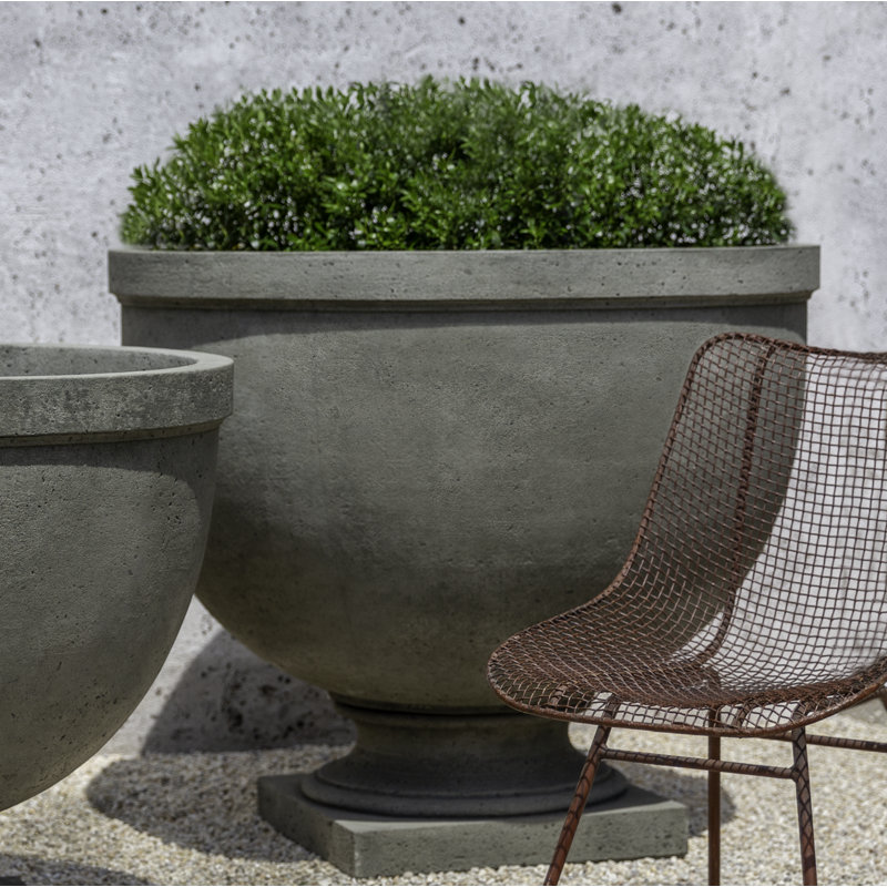 Pot à fleur en pierre Valdese, Roche calcaire française, H 30,5 po x l 35,5 po x P 35,5 po