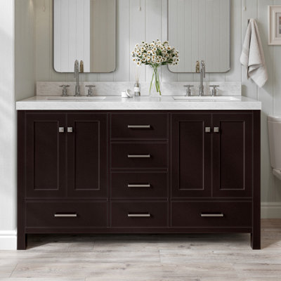 Meuble-lavabo double en bois massif Cambridge avec comptoir en marbre de Carrare 2 po