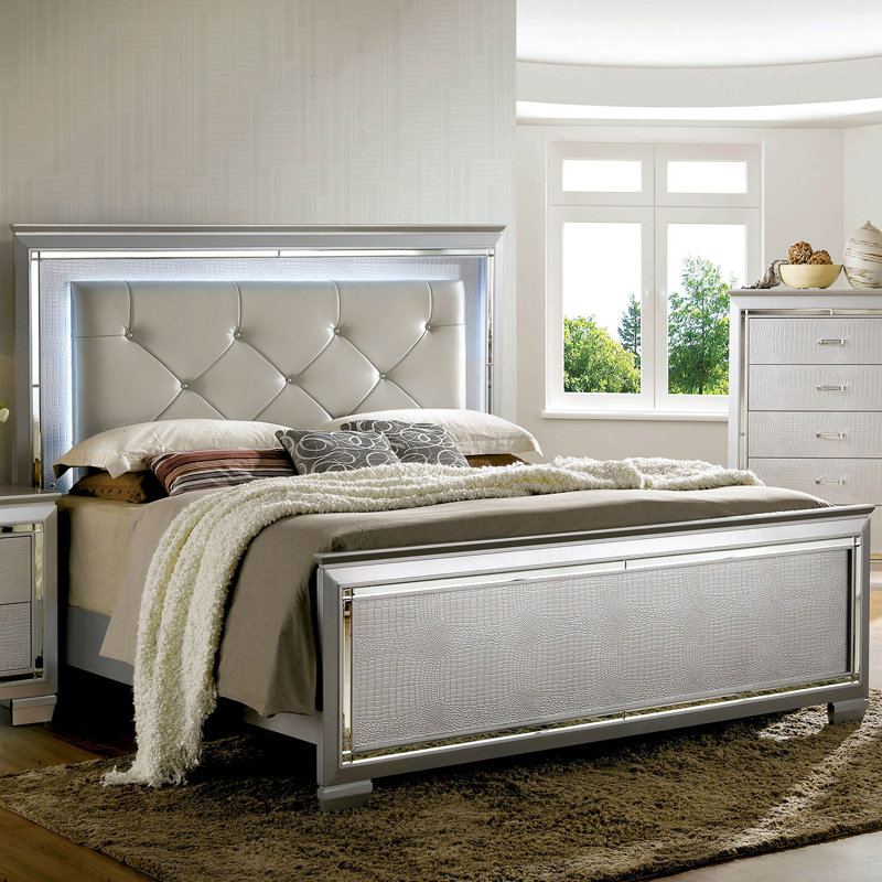 Aghanliss Tufted Standard Bed, King, Silver