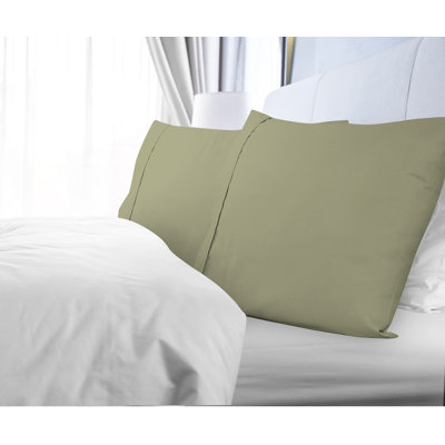 Ensemble de 2 taies d'oreiller standard Royale Linens | Housse de coussin | Taies d'oreiller | Microfibre brossée infroissable et résistante à la décoloration | Doux et confortable | Taie d'oreiller standard STD
