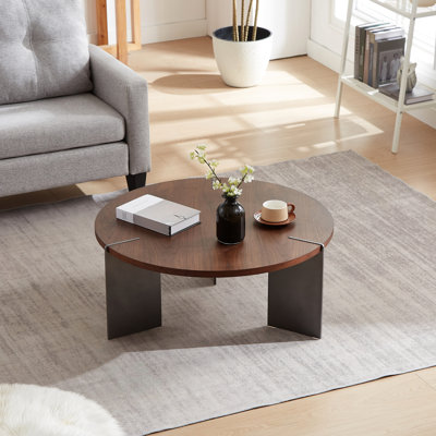 Table basse en bois de noyer avec pieds en métal - Conception ronde, métal noir élégant et moderne, lignes pratiques et lisses