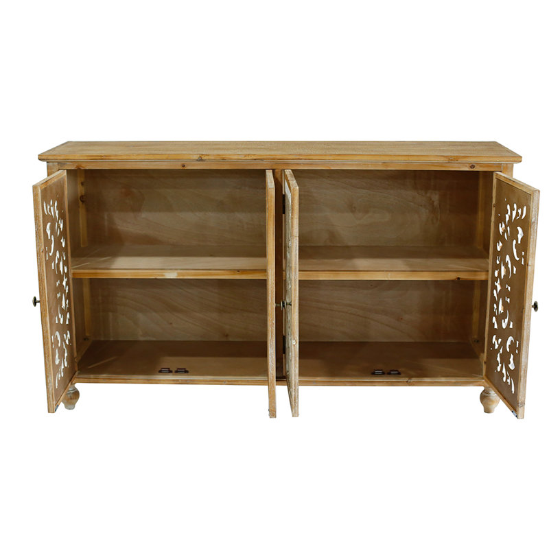Buffet moderne 4 portes avec espace de rangement. Buffet de portes à la main de couleur naturelle antique. Aspect vieilli, pour l'entrée, le salon