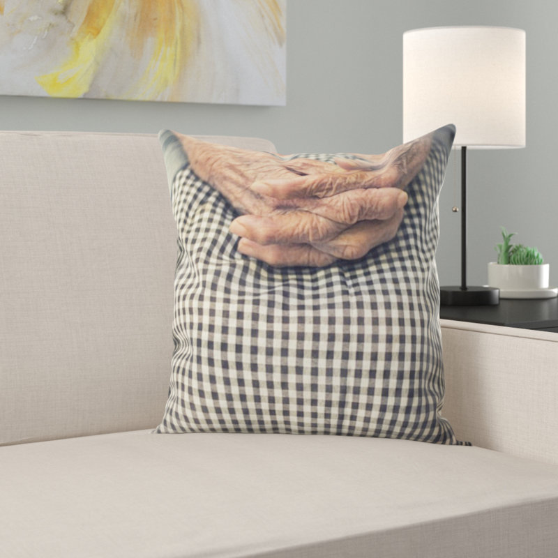 Coussin décoratif mains