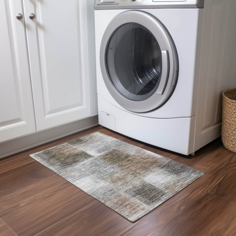 Neysa Abstract Indoor Rug, Rectangle 1'8" x 2'6"