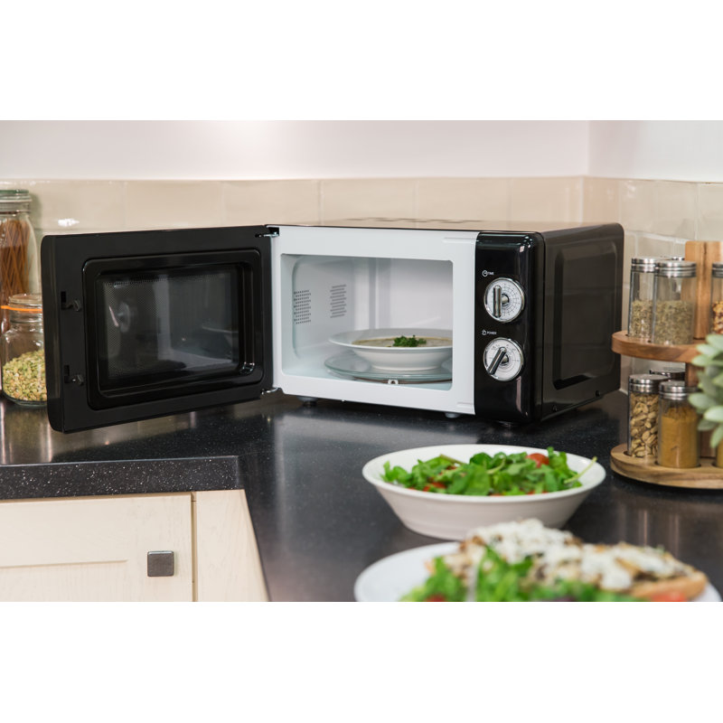 17 L 700W Countertop Microwave, Black