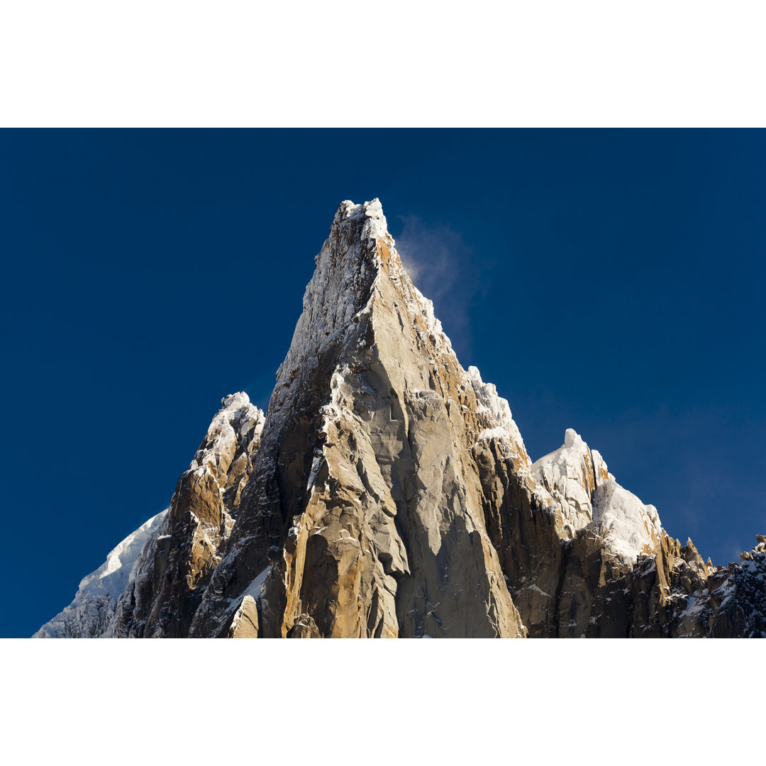 Leinwandbild Nadeln der Alpen aus dem Eismeer