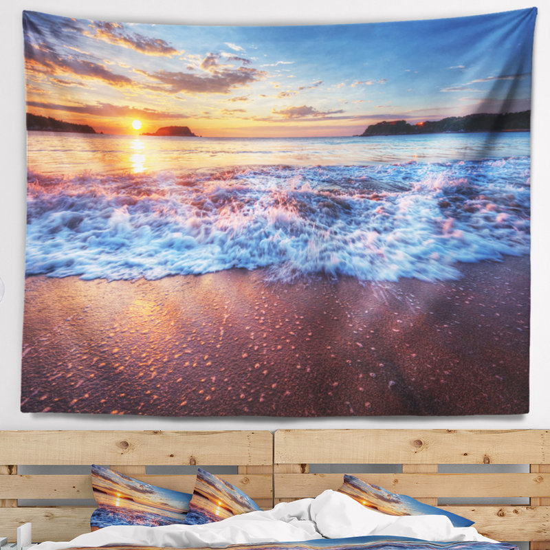 Vagues de mer au cours du coucher de soleil tapisserie, H 32 po x l 39 po