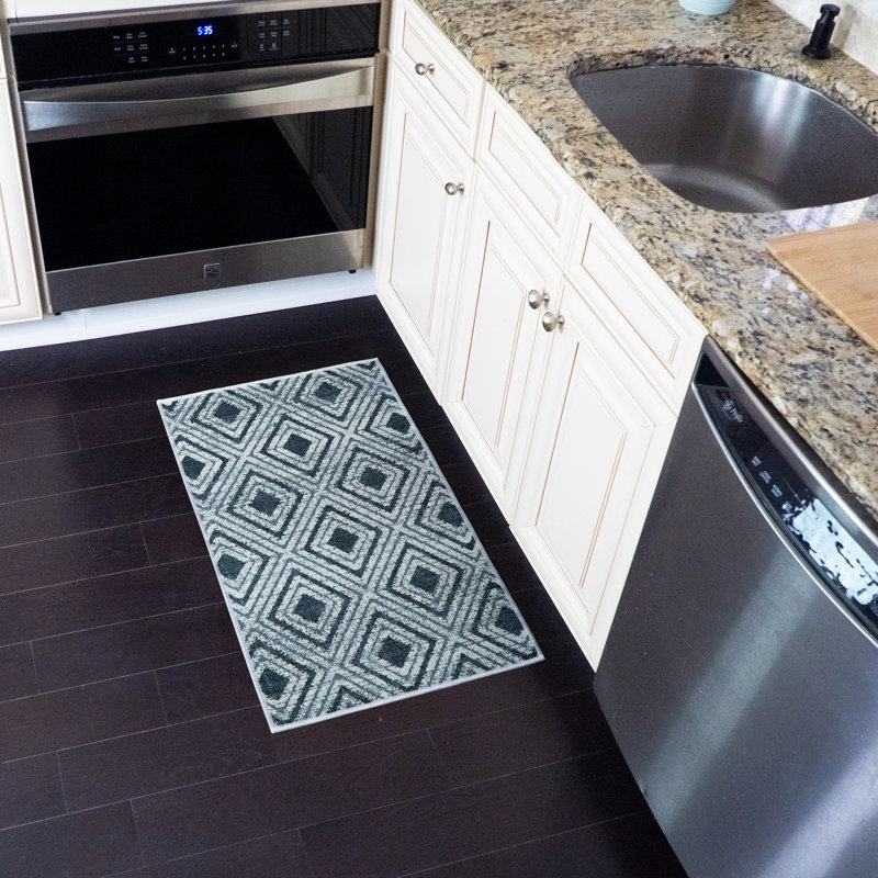 Barner Cotton Geometric Indoor Rug, Rectangle 2' x 3'