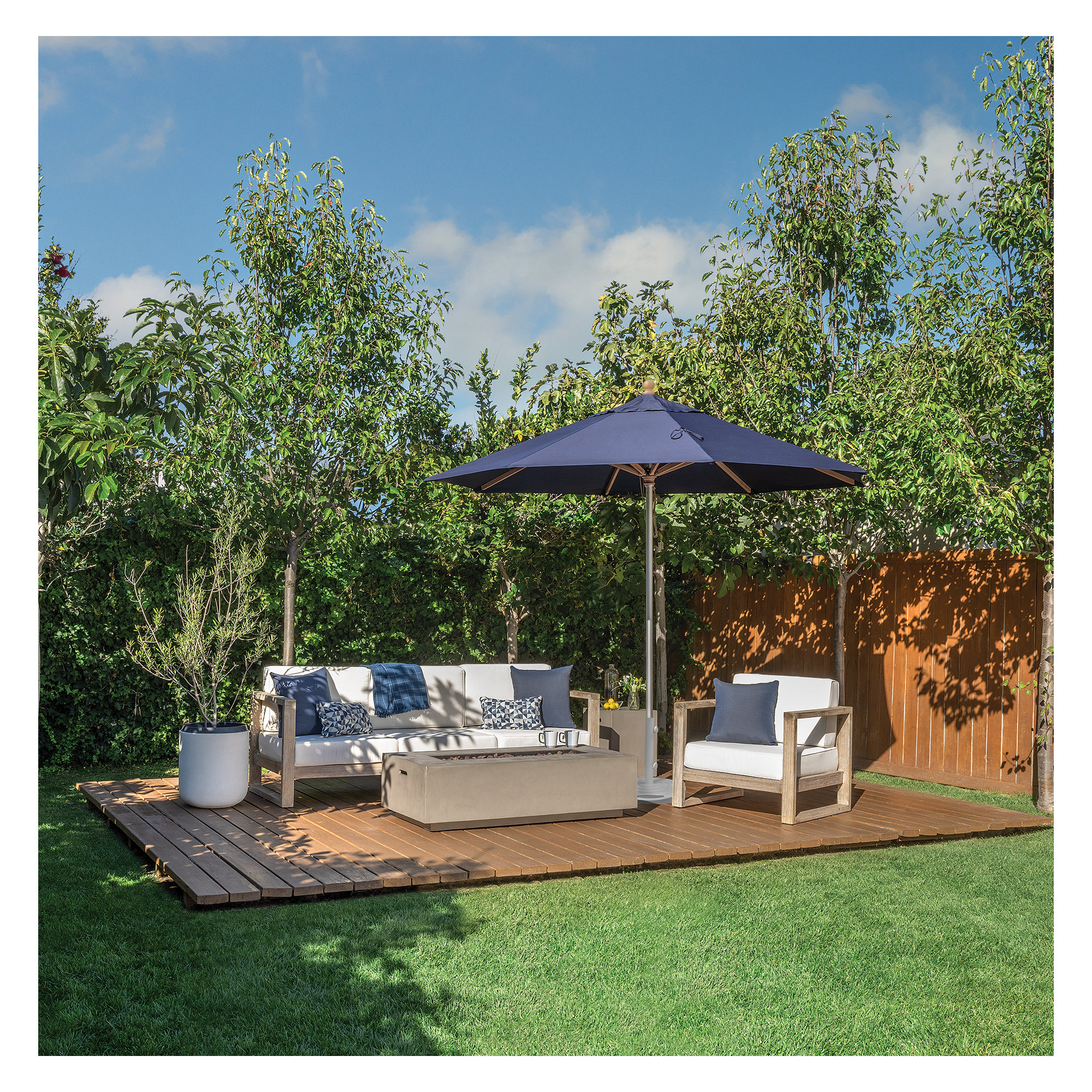 Darlington 132'' Outdoor Umbrella, Navy