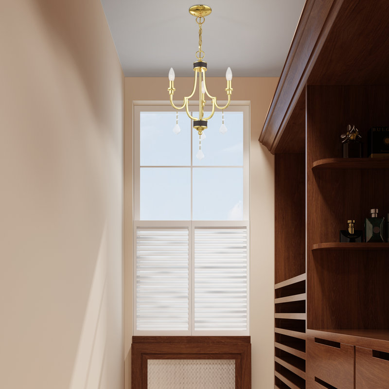 Lustre classique à 3 lumières de style bougie avec détails en cristal Danaleigh, Laiton poli