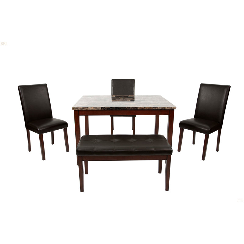 Ensemble repas avec chaises et banc