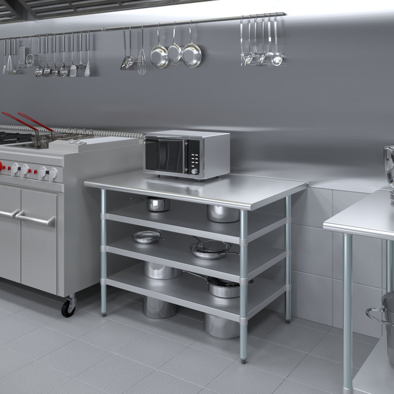 Table en acier inoxydable avec trois tablettes inférieures, P 30 po x L 48 po x H 35 po
