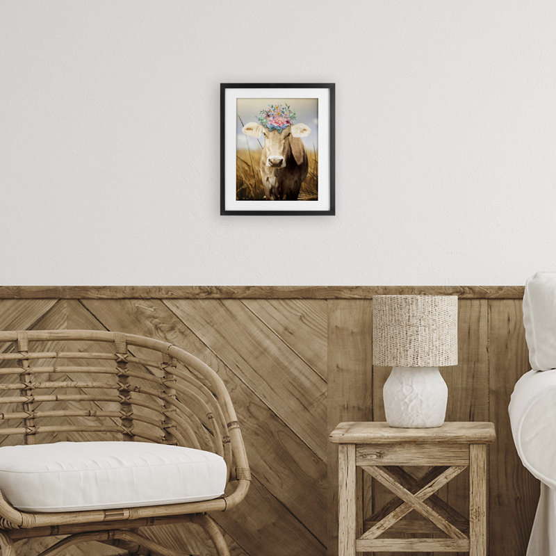 «Chatty Belle Cow with Florals», reproduction encadrée sous verre, conception de Marcus Prime, H 21 po x l 17 po