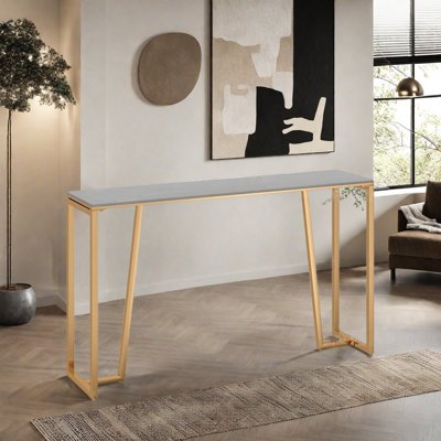 Une table de bar luxueuse et très luxueuse