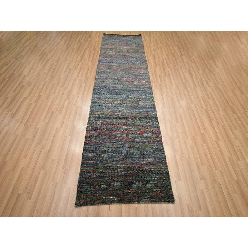 Tapis de couloir bleu 3 pi x 10 pi 2 po