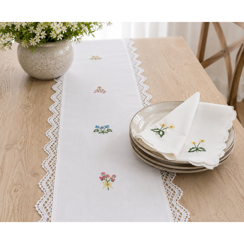 Chemin de table avec des fleurs brodées Handmade Crochet, L 54 po x l 15 po