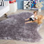 Tapis de couleur unie à poils longs touffeté à la main Canham-54196044