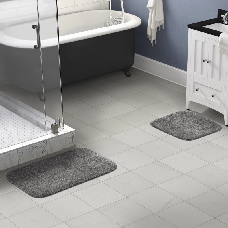 Ensemble de tapis de bain en nylon 2 pièces avec envers antidérapant Mccluney, Gris