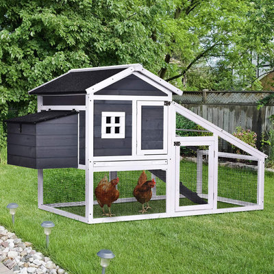 Maeva Chicken Coop with Nesting Box