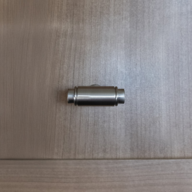 Poignée cylindrique 1 5/8 po, Nickel satiné, H 1,62 po x l 0,59 po x P 1,44 po