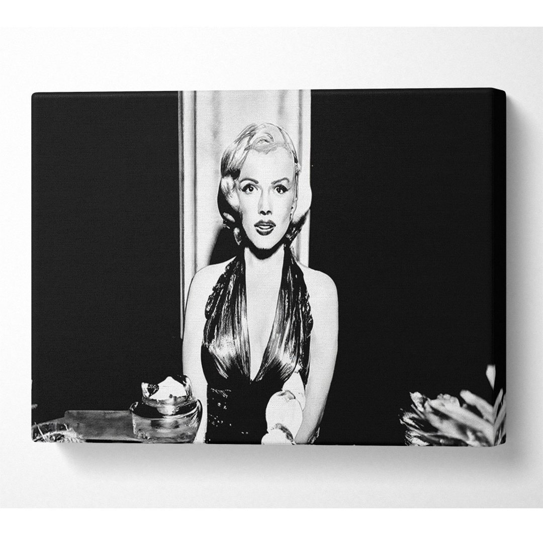 Marilyn Monroe Dinner Table - Wrapped Canvas Kunstdrucke