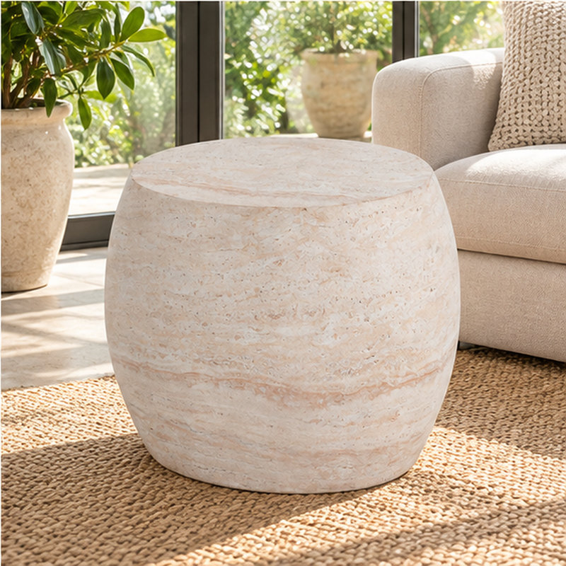 Table d'appoint ovale d'extérieur en béton aspect travertin beige