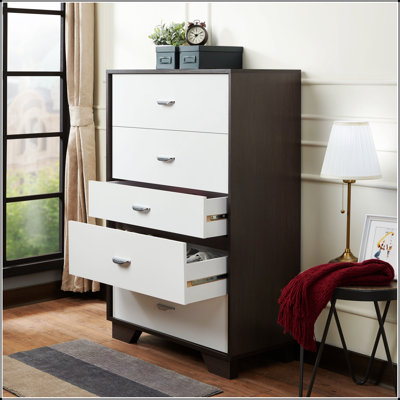 Commode 5 tiroirs Eloy à finition blanche et espresso avec rangement spacieux et fabrication durable pour les chambres modernes