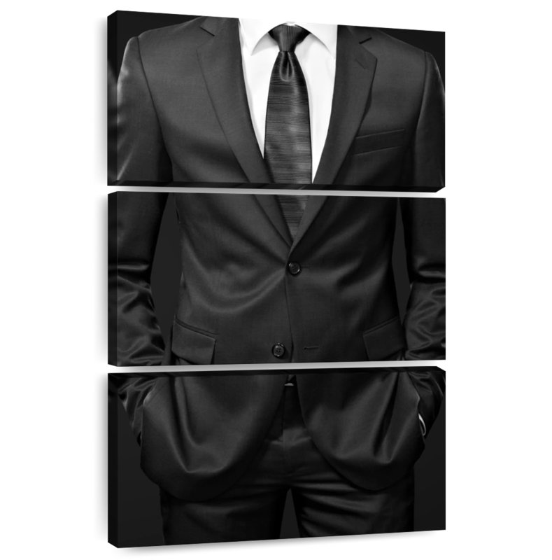 Navette d'homme d'affaires sur fond noir, H 32 po x l 20 po