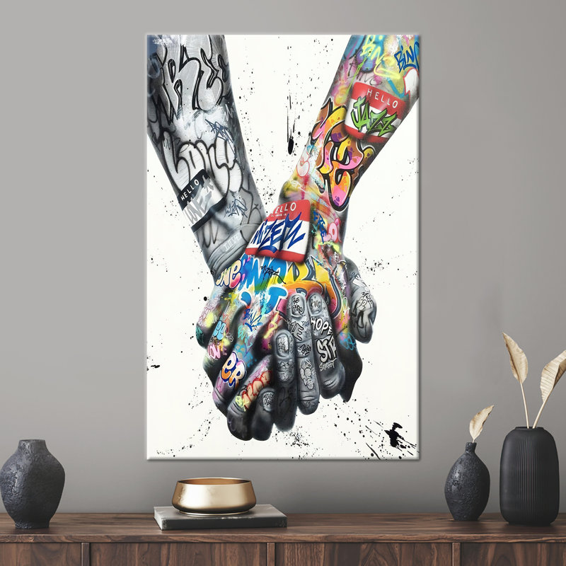 Couple qui se tient la main, peinture d'art graffiti, H 93 po x l 39 po x P 0,78 po, Toile tendue