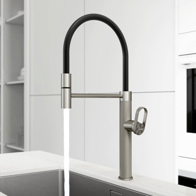 Robinet de cuisine MASO escamotable avec col en caoutchouc noir pivotant à 360 °, robinet d'évier à poignée simple à un trou, acier inoxydable 304, 2 modes de pulvérisation, nickel brossé