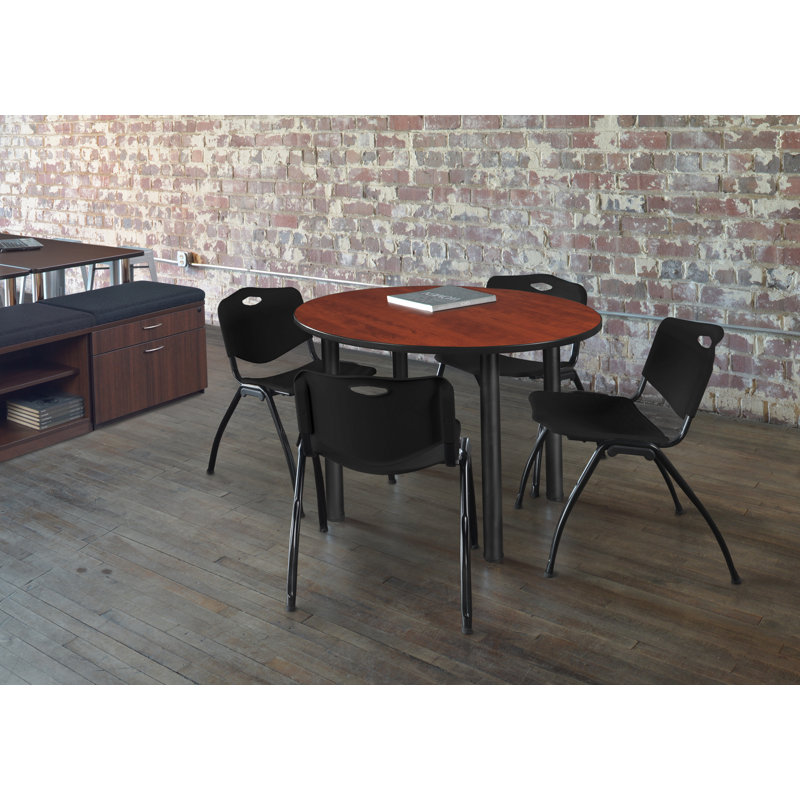 Plateau de table Kee, 4 chaises empilables, Noir, Cerisier