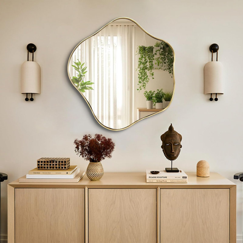 Miroir mural asymétrique, miroir de forme irrégulière de 24 po avec cadre doré, miroirs ronds ondulés décoratifs, miroirs festonnés modernes pour le salon, la salle de bain, la chambre, le couloir, le vestibule, le foyer d'entrée