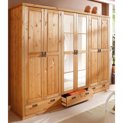 Kleiderschrank 
