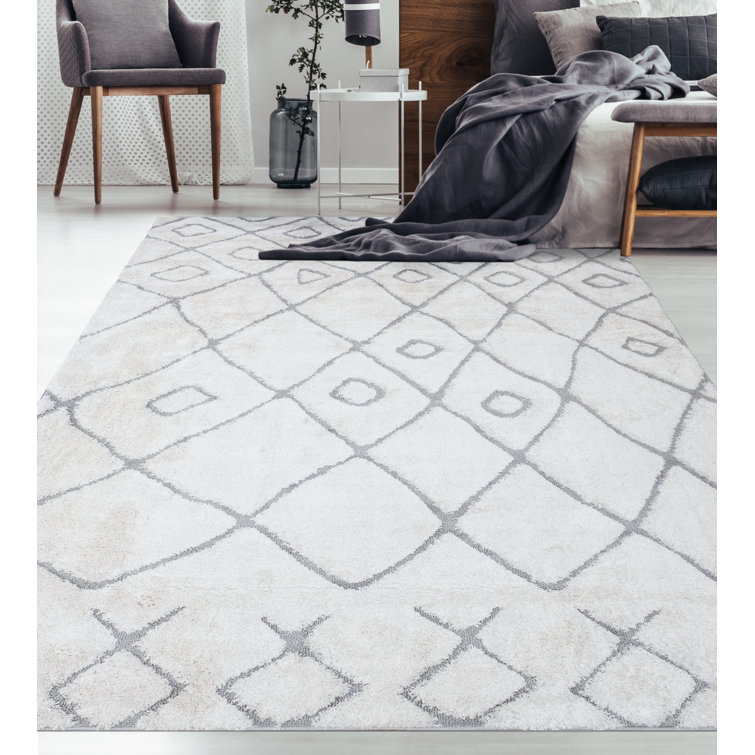 Argueta Geometric Indoor Rug