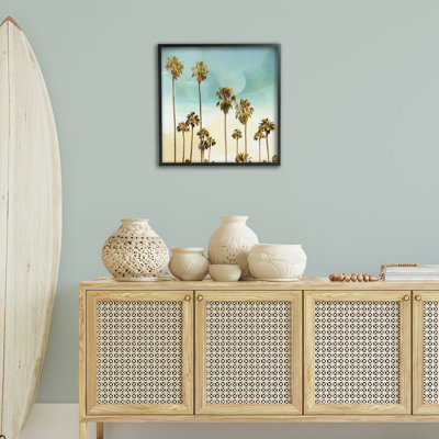 «Palm Tree Beach Sky White», estampe numérique par Devon Davis