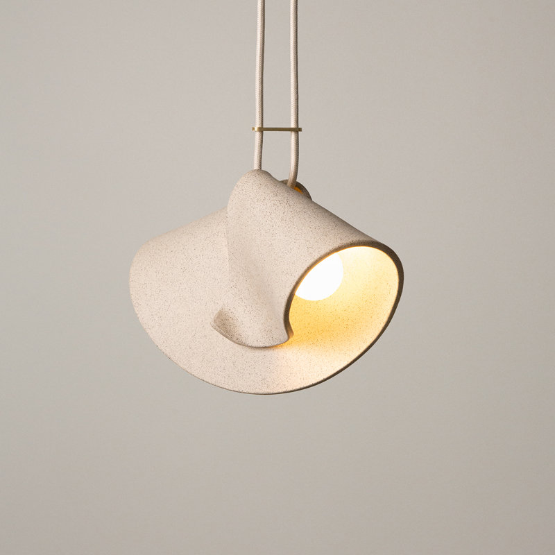 Shado Pendant, Sand